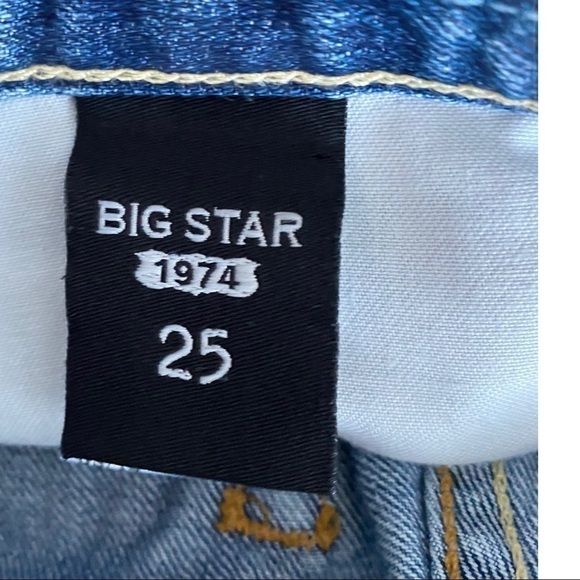 Big Star Joey Distressed Boyfriend Blue Jean Denim Shorts, Women’s Size 25 - Picture 10 of 12